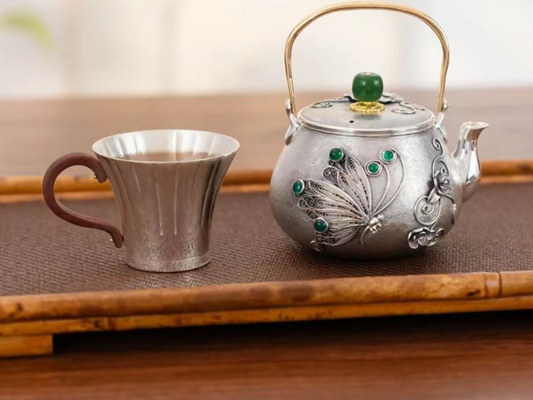 How Silver Teapots Influence the Flavor of Tea?