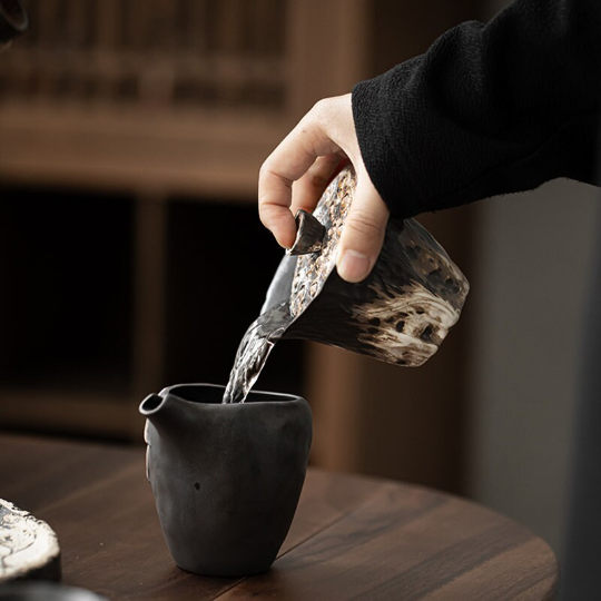 Handmade Embossed Lotus Ceramic Gaiwan 200ml