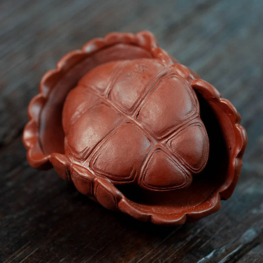 The Cute Tortoise Shell Ceramic Tea Pet