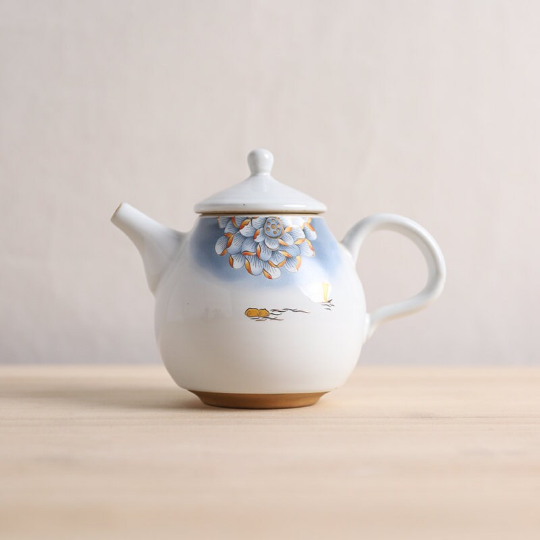 White Fresh and Elegant Ceramic Teapot 250ml