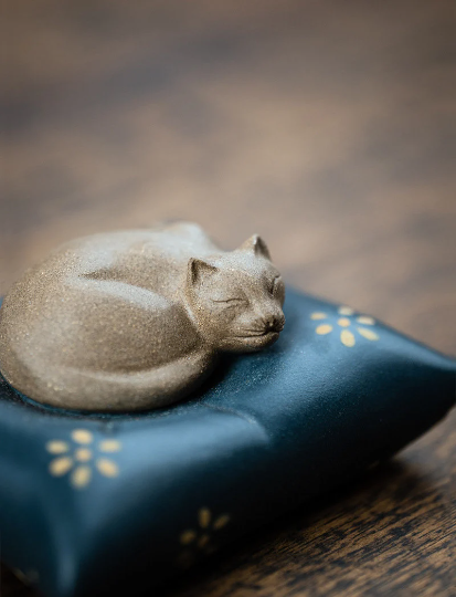 Creative Pillow Napping Cat Yixing Clay Tea Pet