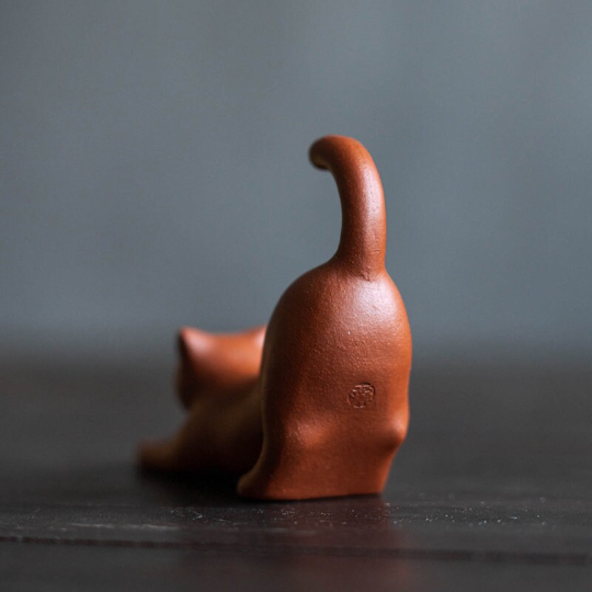 Stretching Cat Ceramic Tea Pet