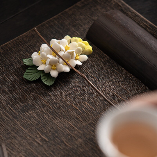 Hand-Pinched Hydrangea Ceramic Tea Pet