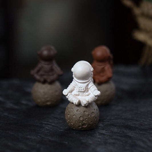 The Cute Spaceman Ceramic Tea Pet