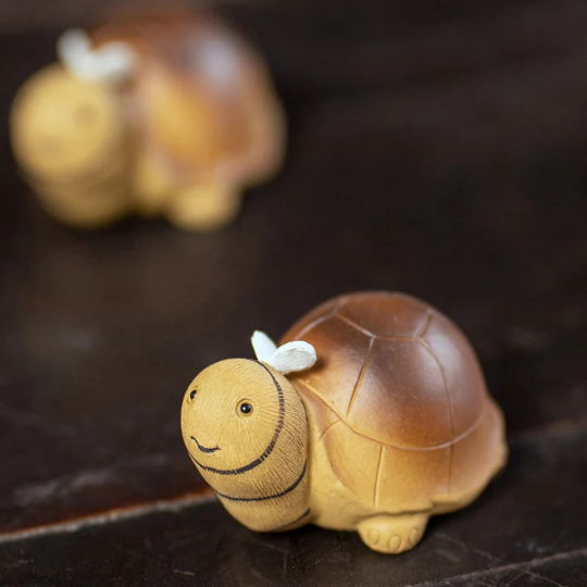 The Cute Sweer Bee Tortoise Ceramic Tea Pet