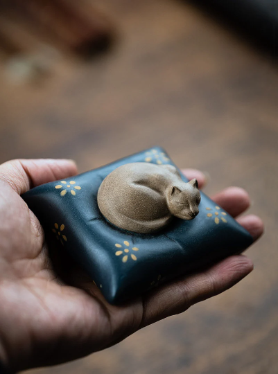 Creative Pillow Napping Cat Yixing Clay Tea Pet