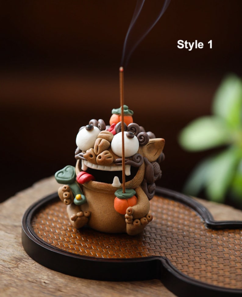 Happy Lion Clay Incense Holder