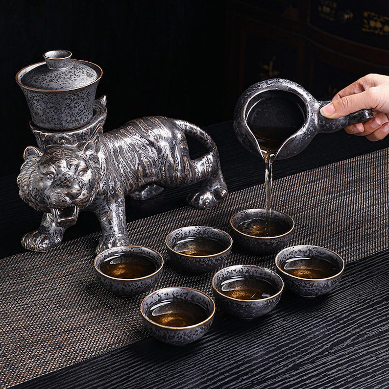 Vintage Style Tiger Automatic Kung Fu Tea Set