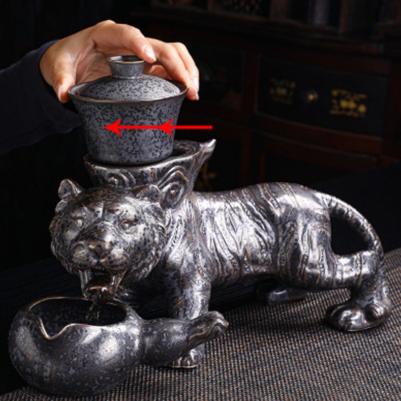 Vintage Style Tiger Automatic Kung Fu Tea Set