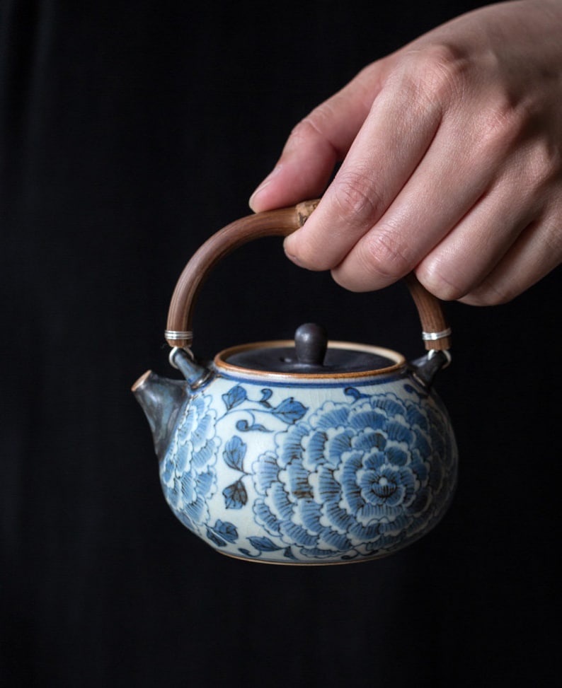 Handmade Blue & White Gongfu Teapot 200-220ml/6.7-7.4oz, Hand Painted Flowers, Small Chinese Teapot, Quality Gift for Gongfu Tea Lovers