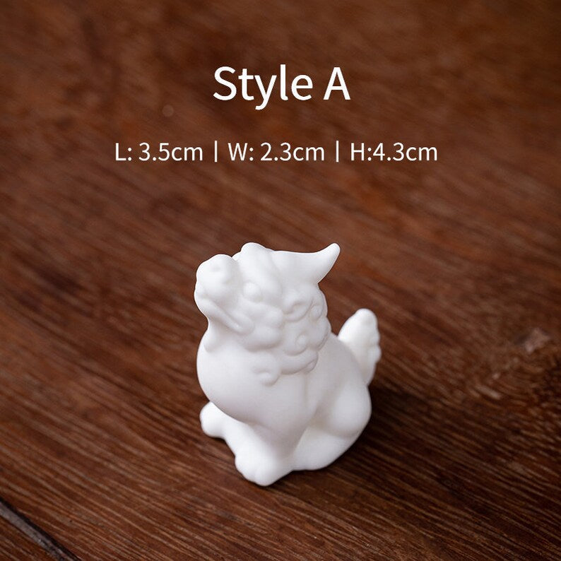 White Porcelain Pixiu Lion Tea Pet