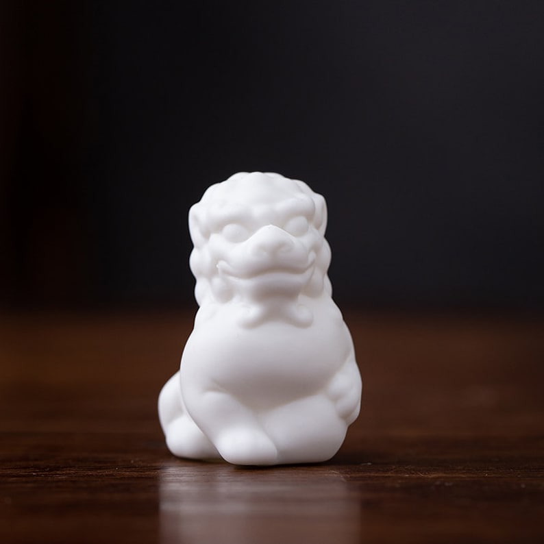 White Porcelain Pixiu Lion Tea Pet